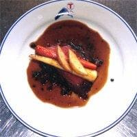 Reinsdyrflatbiff med kokt bog, sopp og pepperkremsaus