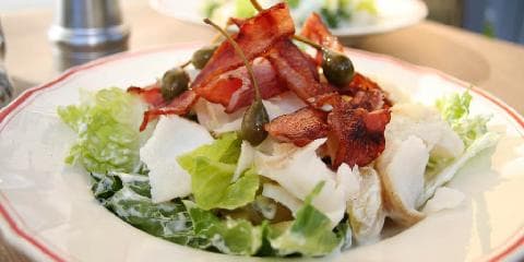 Salat med torsk og bacon