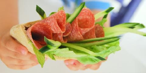 Pitabrød med salami