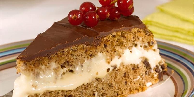 Valnøttkake med romkrem