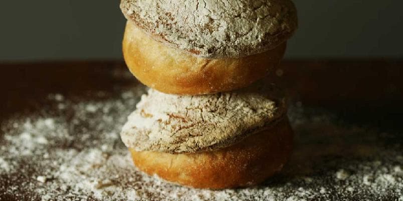 Hveterundstykker med hatt