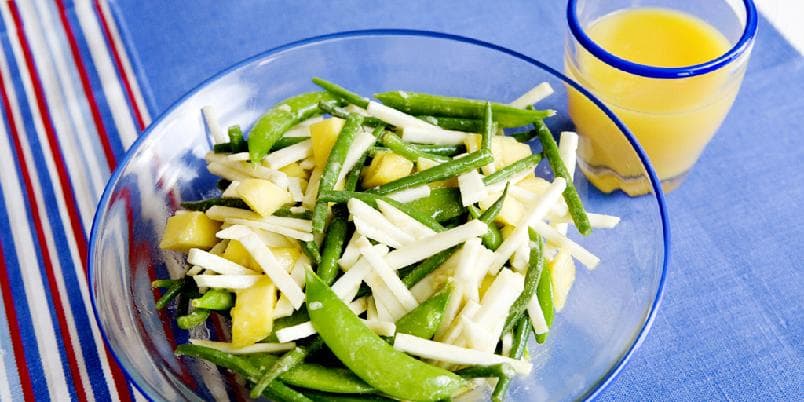 Salat med sellerirot og mango