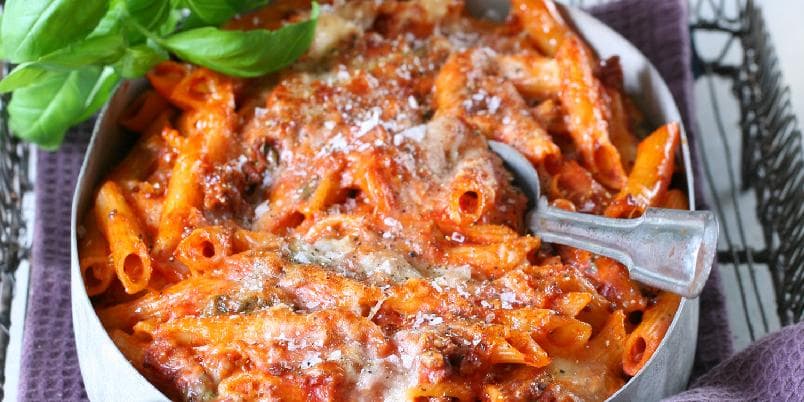 Ovnsbakt pasta med tomat og mozzarella