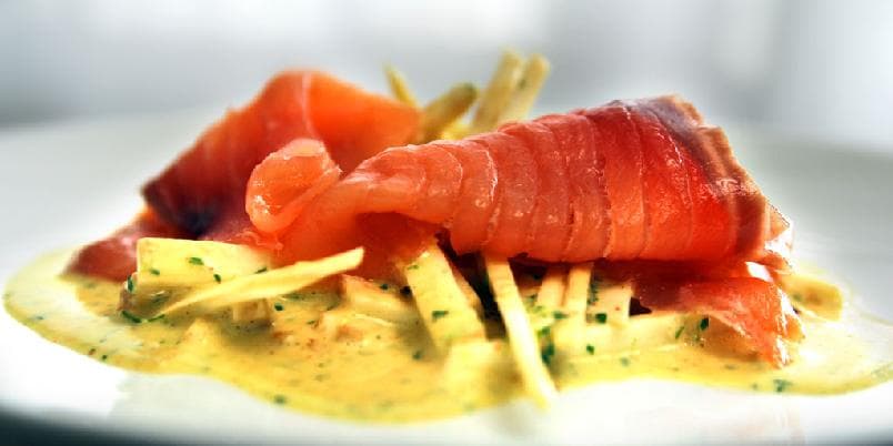 Sellerirotremulade med røkt laks