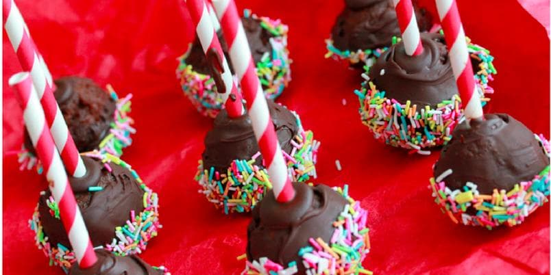 Sjokoladepops med tutti frutti strø