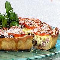 Quiche med luftig parmesanbunn