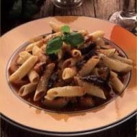 Penne med tomat og aubergine