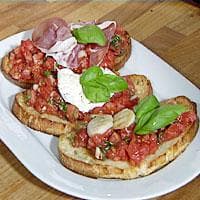 Bruschetta med grillet kamskjell