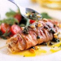 Breiflabb i pancetta med kapers- og pinjekjernedressing