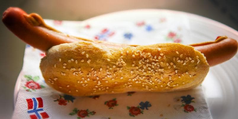 Hjemmelagde pølsebrød