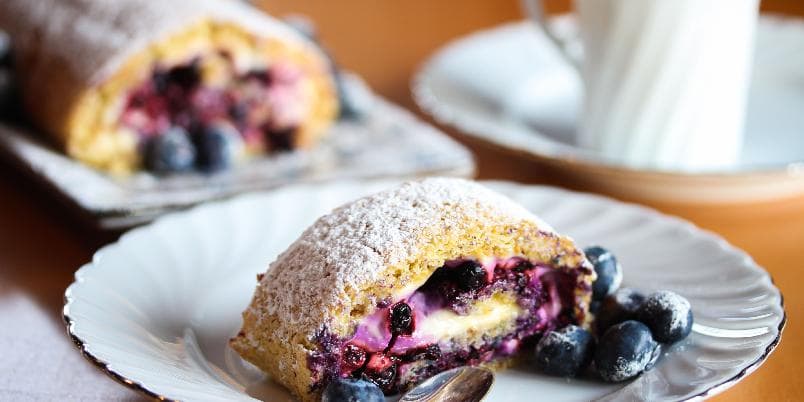 Blåbærrullekake med vaniljekrem