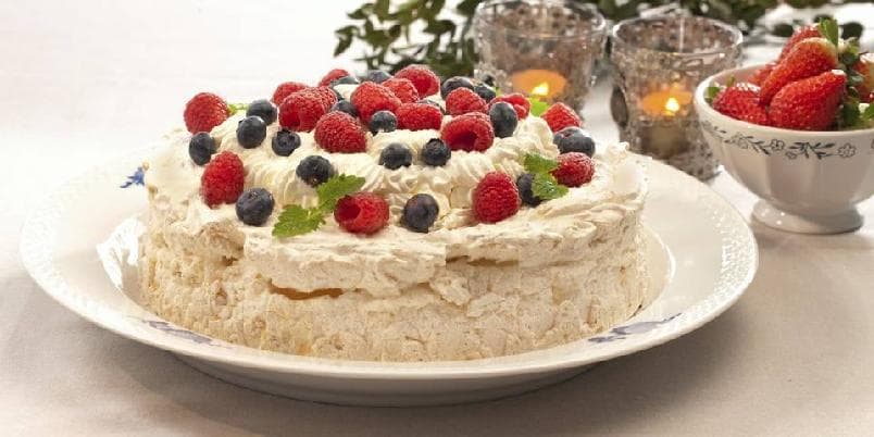 Pavlova med friske bær