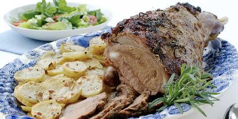 Lammelår med ansjospesto