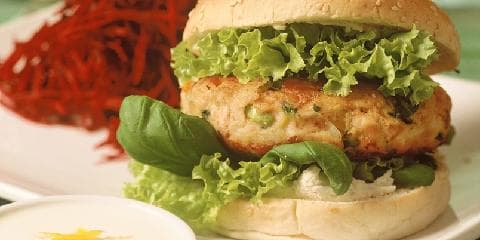 Lakseburger med spirer