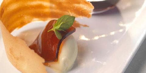 Vaniljeis med sherrygelé