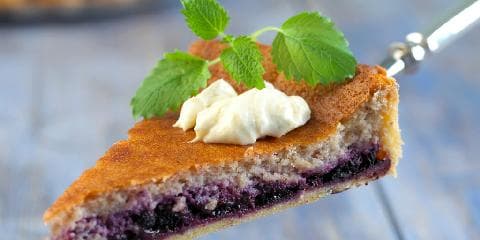 Blåbærpai med kardemommekrem