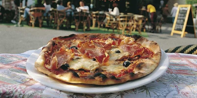 Pizza fire årstider