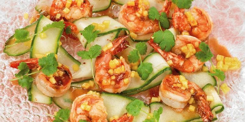 Agurksalat og chilistekt scampi