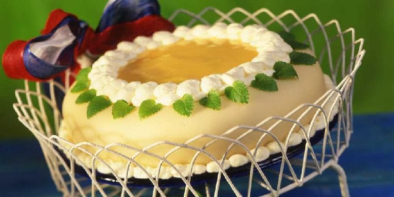 Marsipankake med eggelikørfromasj