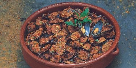 Blåskjell gratinert med tomat og salami