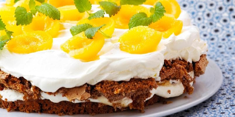 Valnøttkake med aprikos