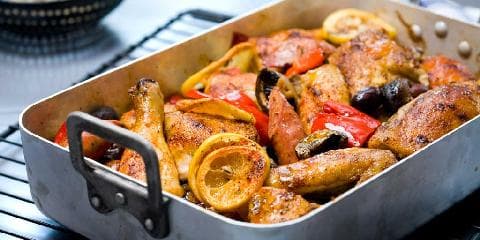 Bakt kylling med chorizo, sitron og oliven