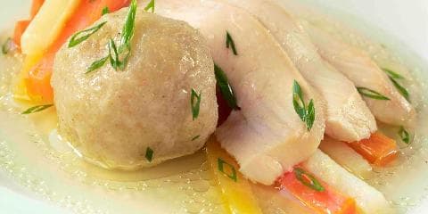 Kyllingsuppe med raspeball