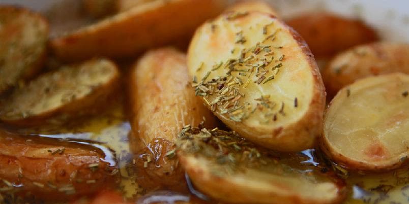 Ovnsbakte poteter med rosmarin