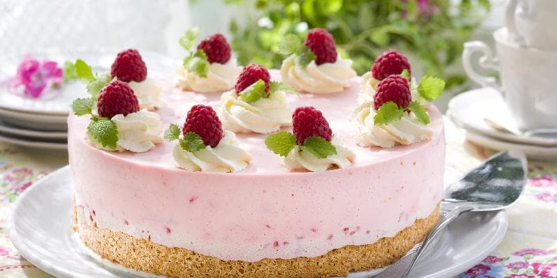 Ostekake med bringebær