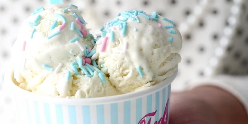 Hjemmelaget vaniljeiskrem uten maskin