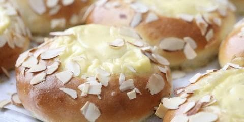 Boller med eple og vaniljekrem